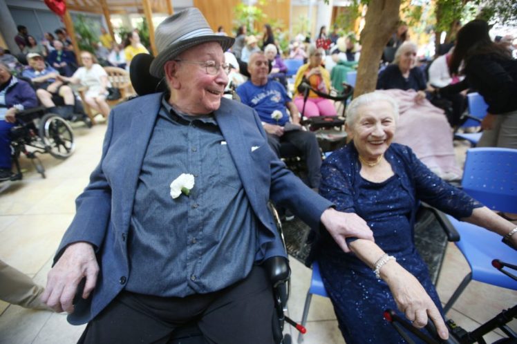 photo-ci-prom6.jpg.size.custom.crop.1086x724